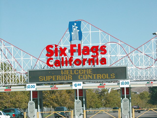 <b>Six Flags, Magic Mountain